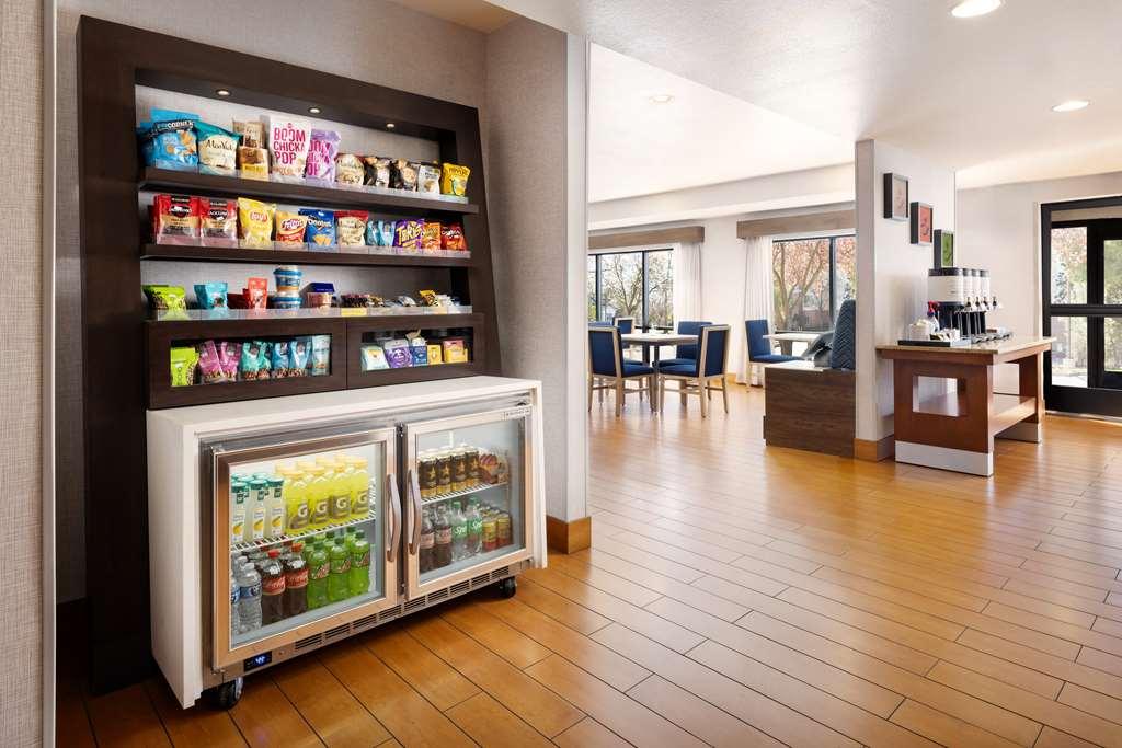 Hampton Inn Sacramento/แรนโช คอร์โดวา ร้านอาหาร รูปภาพ